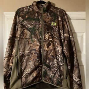 Under Armour camouflage full zip jacket. Size Large